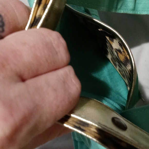 Betsey Johnson hand bag - Picture 3 of 4